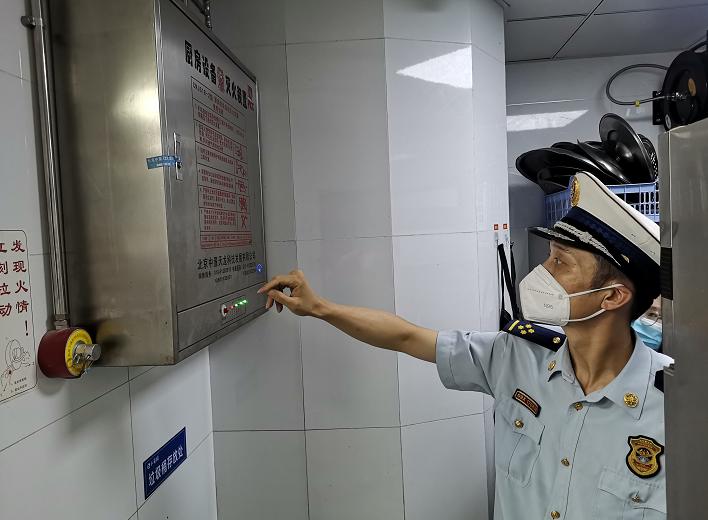 民房突发火灾消防紧急扑救措施,居民楼起火危急