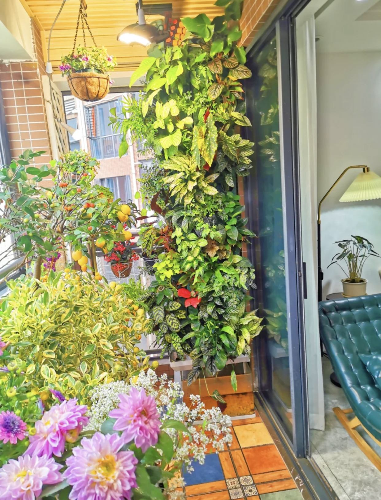 阳台推拉门还是不拆好,阳台装推拉门和不装推拉门的区别