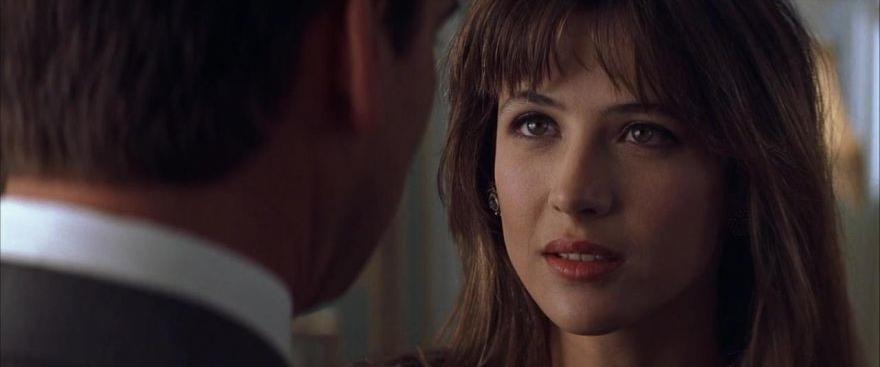 007之黑日危机原版,007电影的背景音乐