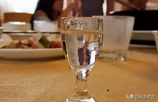 酒喝多了第二天怎么解酒,酒喝多了第二天不舒服喝什么好