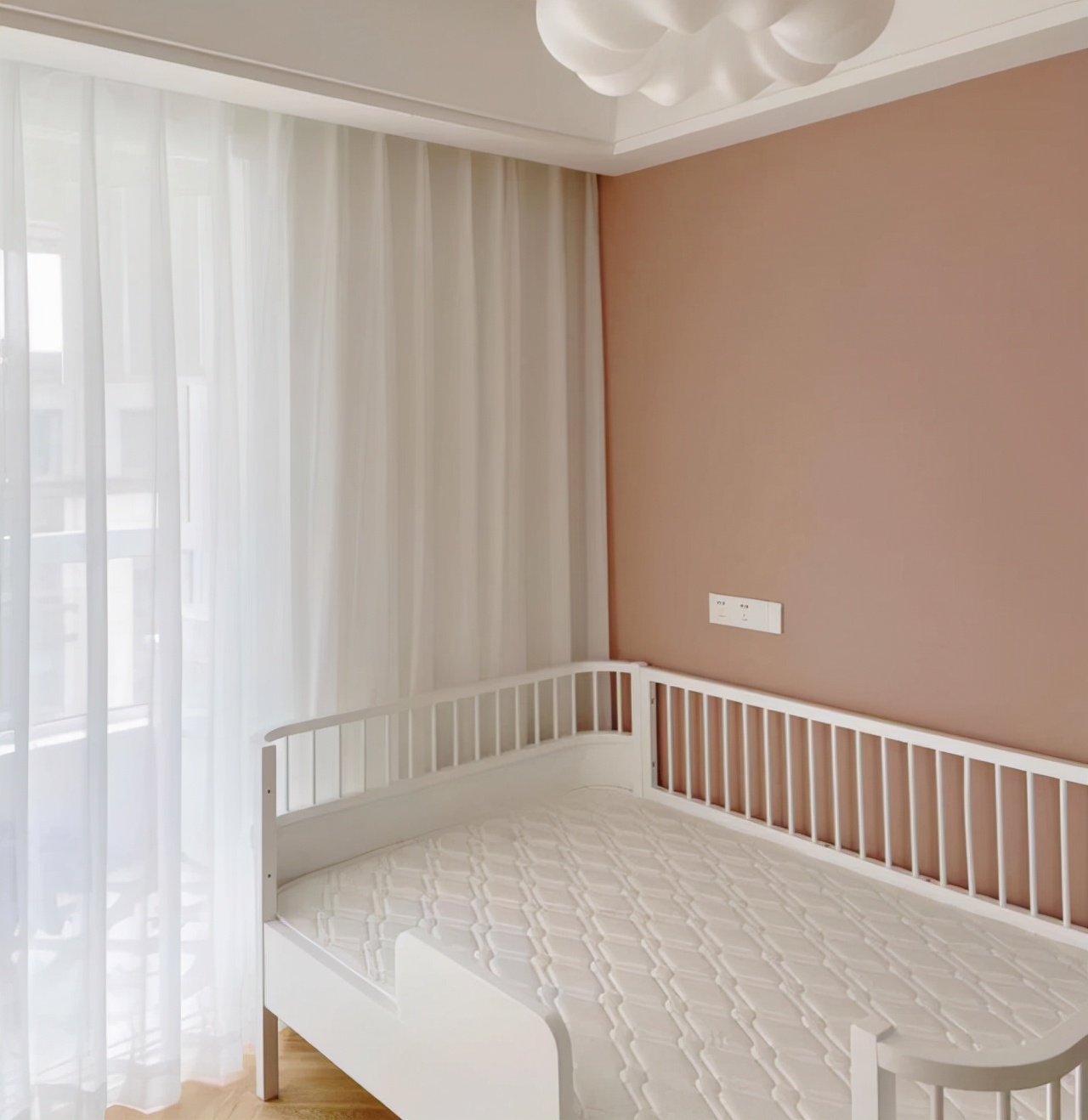 同样装修100平和200平差多少钱,同样100万二手房和新房