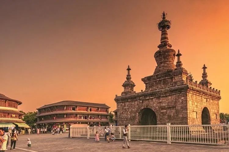 云南昆明有哪些景点值得去,云南昆明旅游必去十大景点