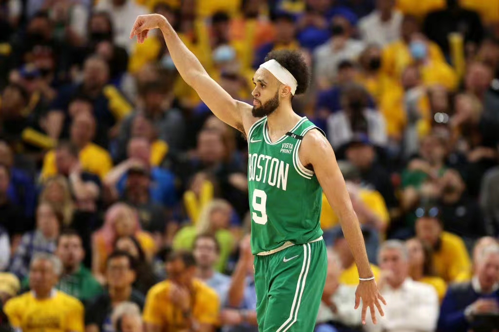 维金斯三分杜兰特,维金斯面对杜兰特压哨三分