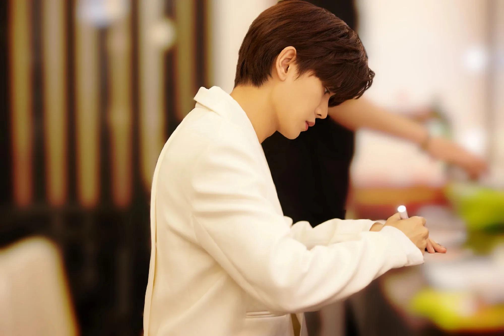 古偶顶流出轨了任嘉伦王鹤棣张艺兴宋茜丁禹兮白鹿张若昀马伯骞等