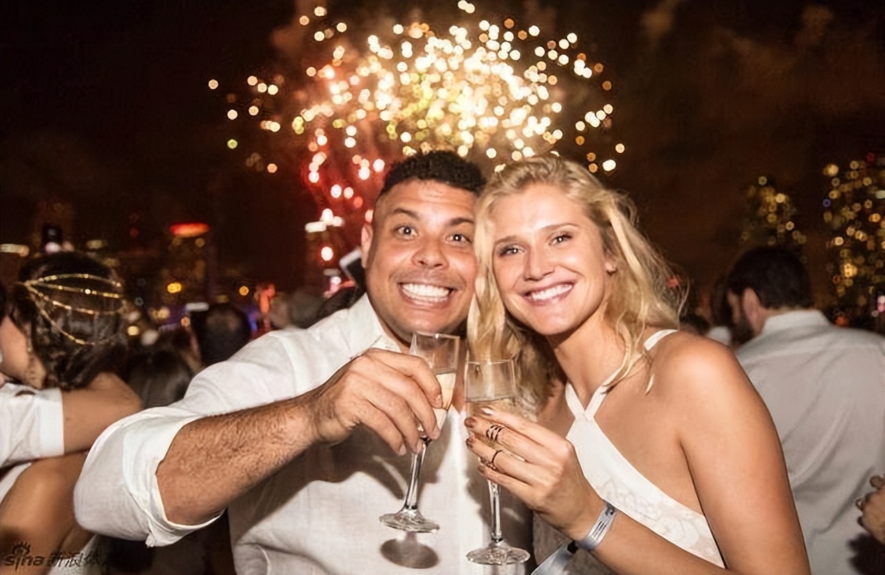 罗纳尔多交了多少个女朋友,罗纳尔多风流浪子