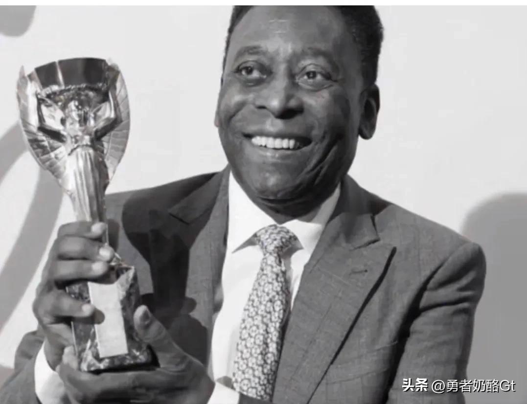 球王贝利溘然长逝,球王贝利去世英语