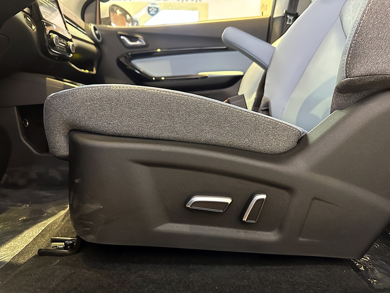 奇瑞小蚂蚁301真爱版plus,奇瑞小蚂蚁301公里半糖版评测