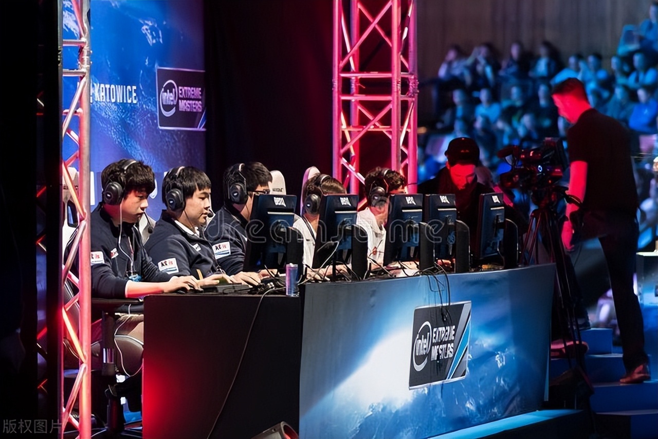 英雄联盟官方在干嘛,英雄联盟官方不解决韩服事件么