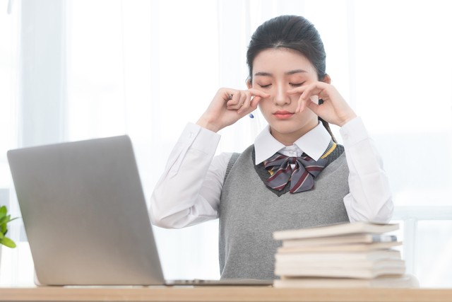 上了网课四年的医学生,上了三年网课的医学生步入社会