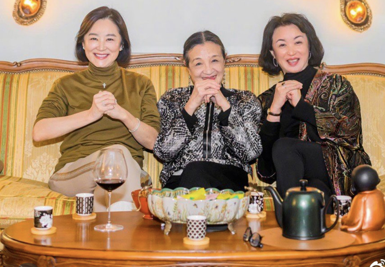 王祖贤素颜现身台北,王祖贤新年笑开怀