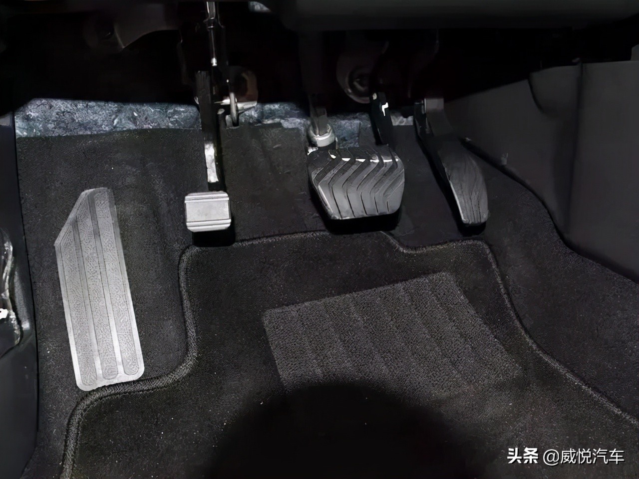 东风日产十四代轩逸2021款,东风日产轩逸十四代2019款