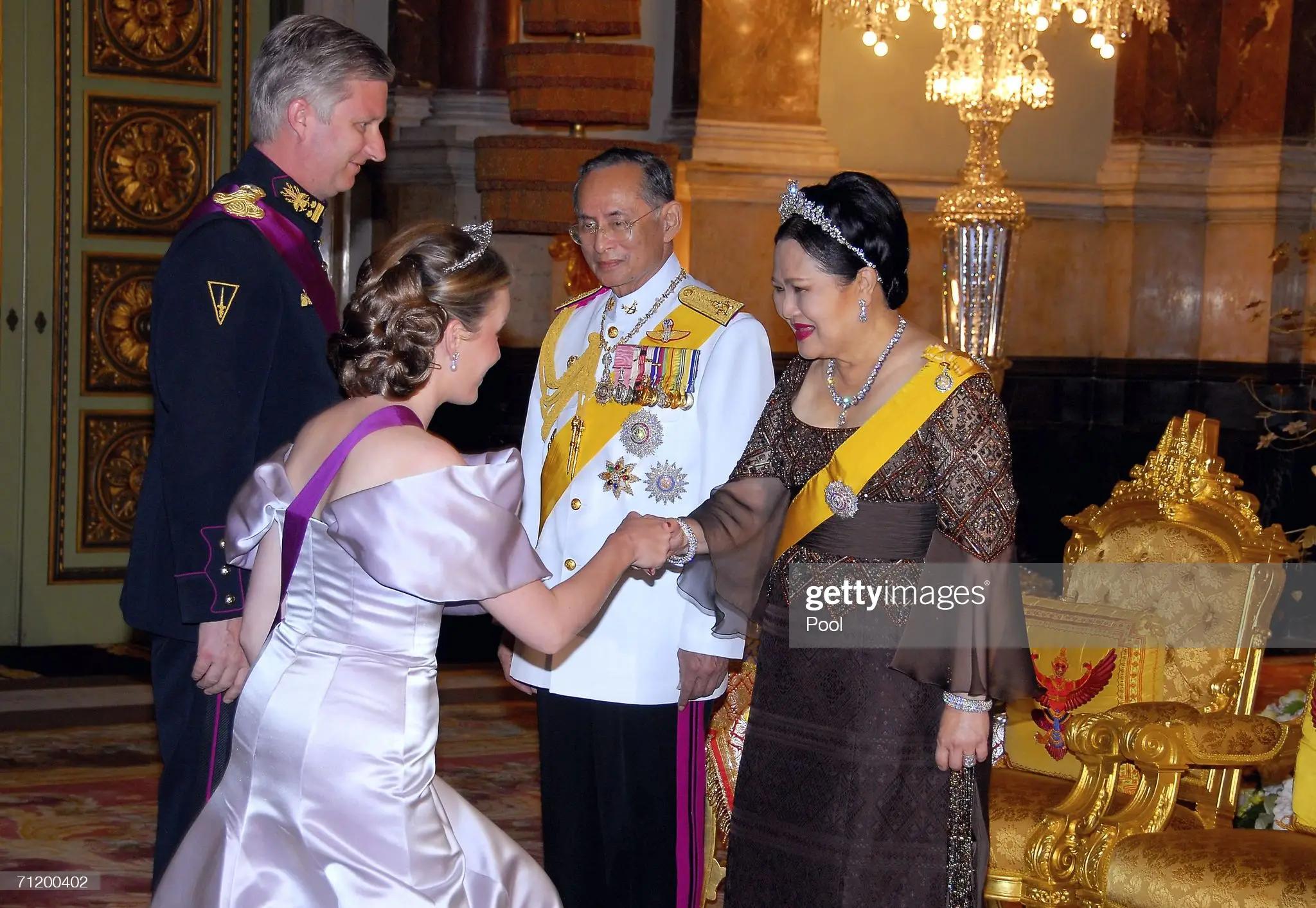 泰国王后诗丽吉钻石王冠,泰国国王皇冠