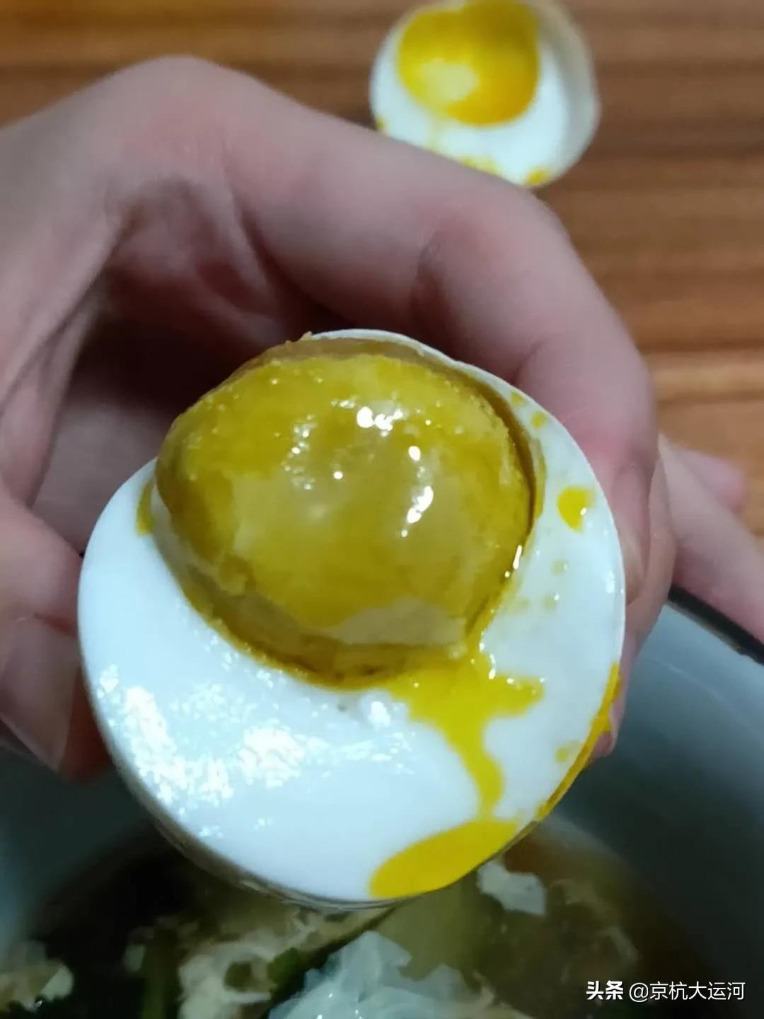 如何腌咸鸡蛋更好吃,如何腌咸鸡蛋和咸鸭蛋