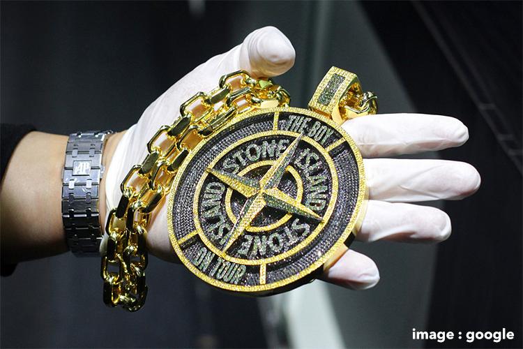 stoneisland袖标缝哪里,stoneisland袖章区别