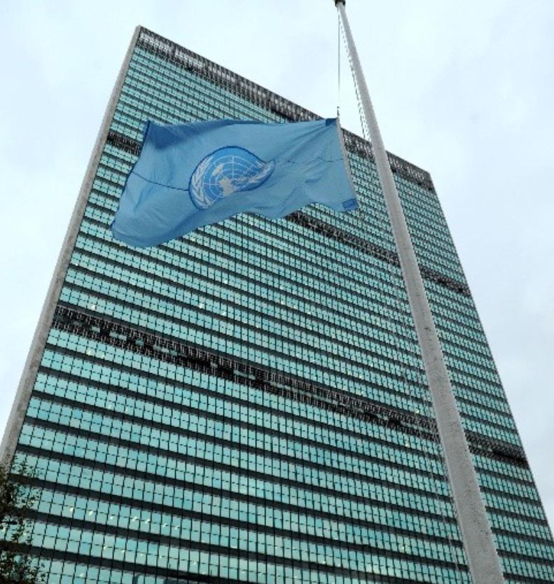 美国记者故意刁难周总理：为啥要用美产钢笔？犀利回答让对方羞愧