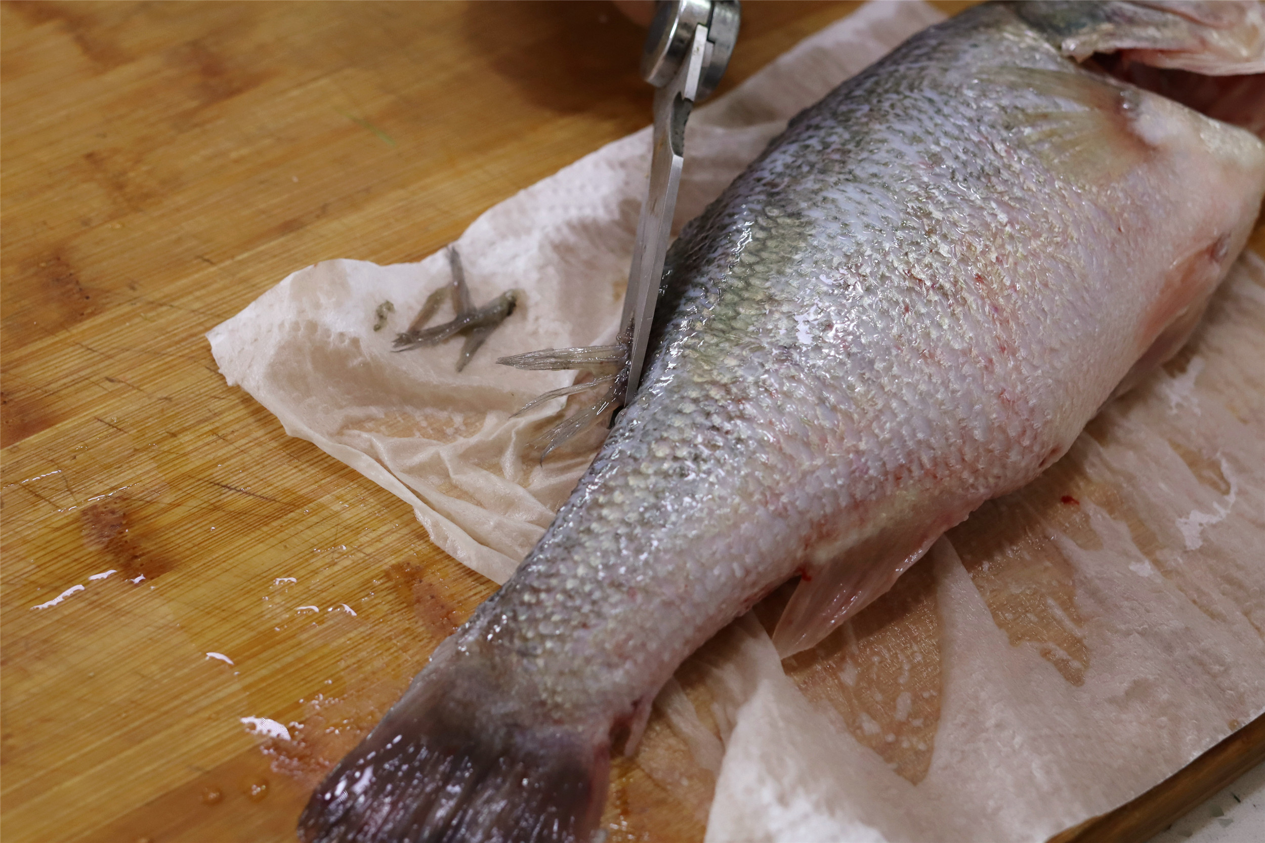 清蒸鲈鱼怎么做需要蒸几分钟,清蒸鲈鱼给6个月大宝宝吃怎么蒸