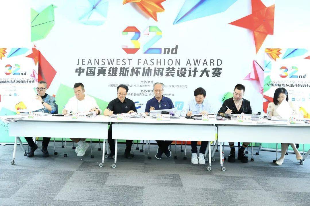 碧昂斯中国设计师,碧昂斯爱莉安娜