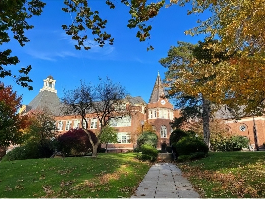 反内卷妈妈：“我从不鸡娃，儿子拿奖学金入读美国航天工程专业”