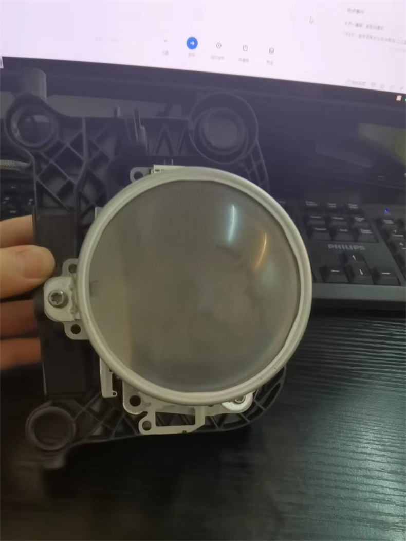 夜晚车灯不怎么亮换灯泡怎么解决,车灯灯泡好的但是不亮