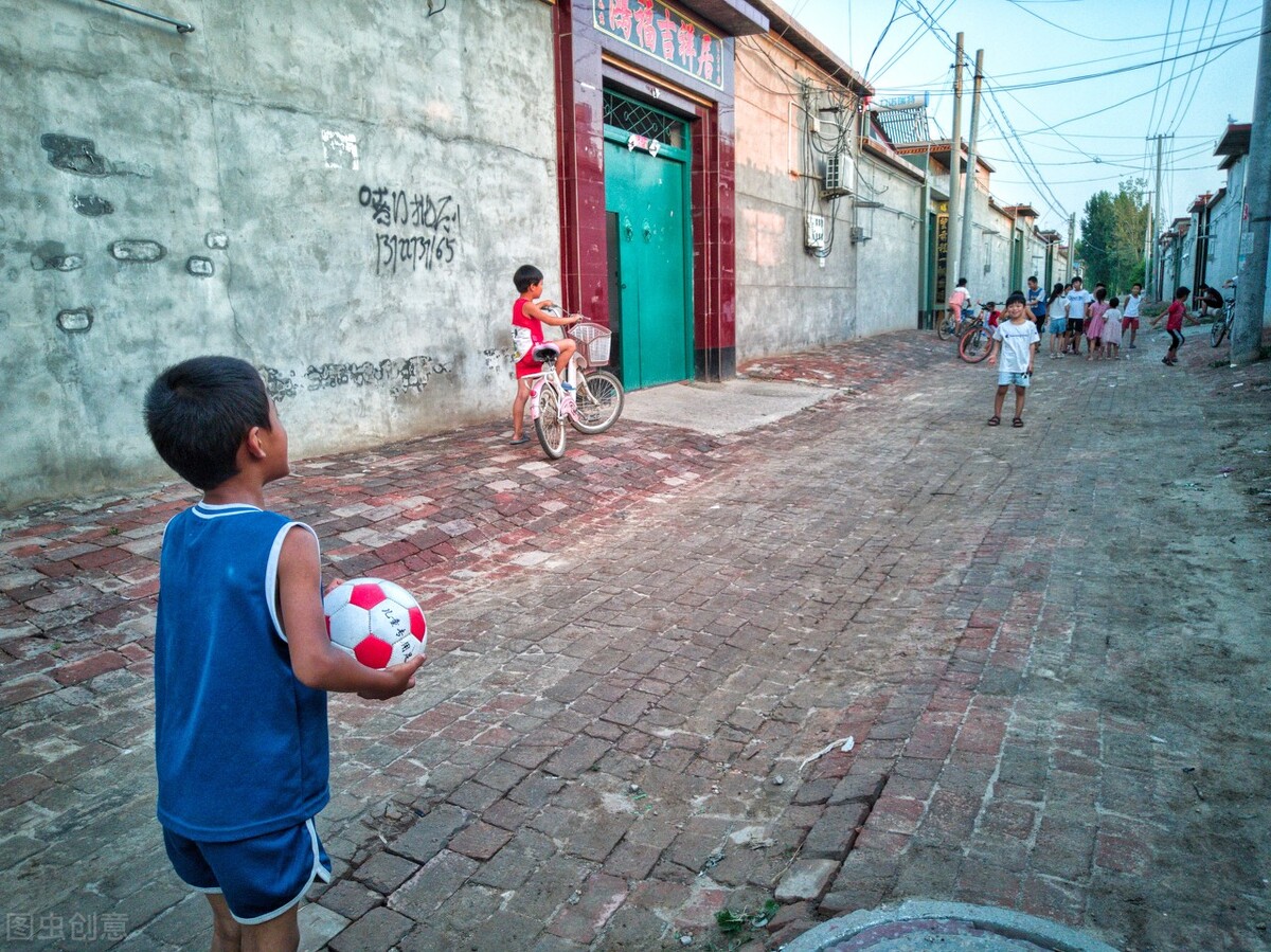 神秘男子事件,神秘男人送花