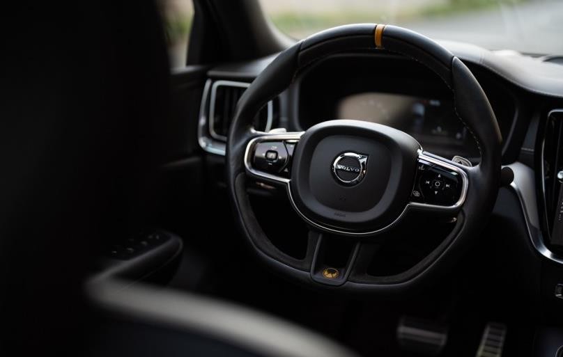 沃尔沃s60和奥迪a4l后排空间,奥迪a4l和沃尔沃s60维修保养对比