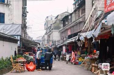 沿河批发市场在哪里,芜湖最大小商品批发市场