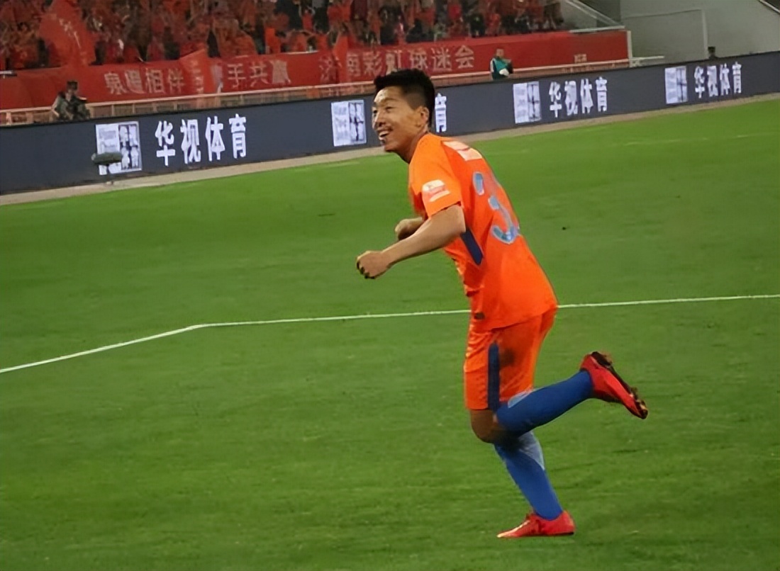 山东泰山队球迷神级配合,球员评价山东泰山队