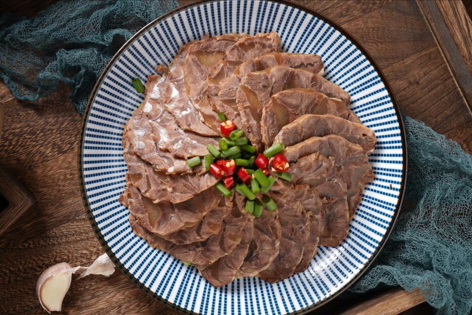 卤牛肉放猕猴桃还是山楂软烂不柴,卤牛肉不能大火