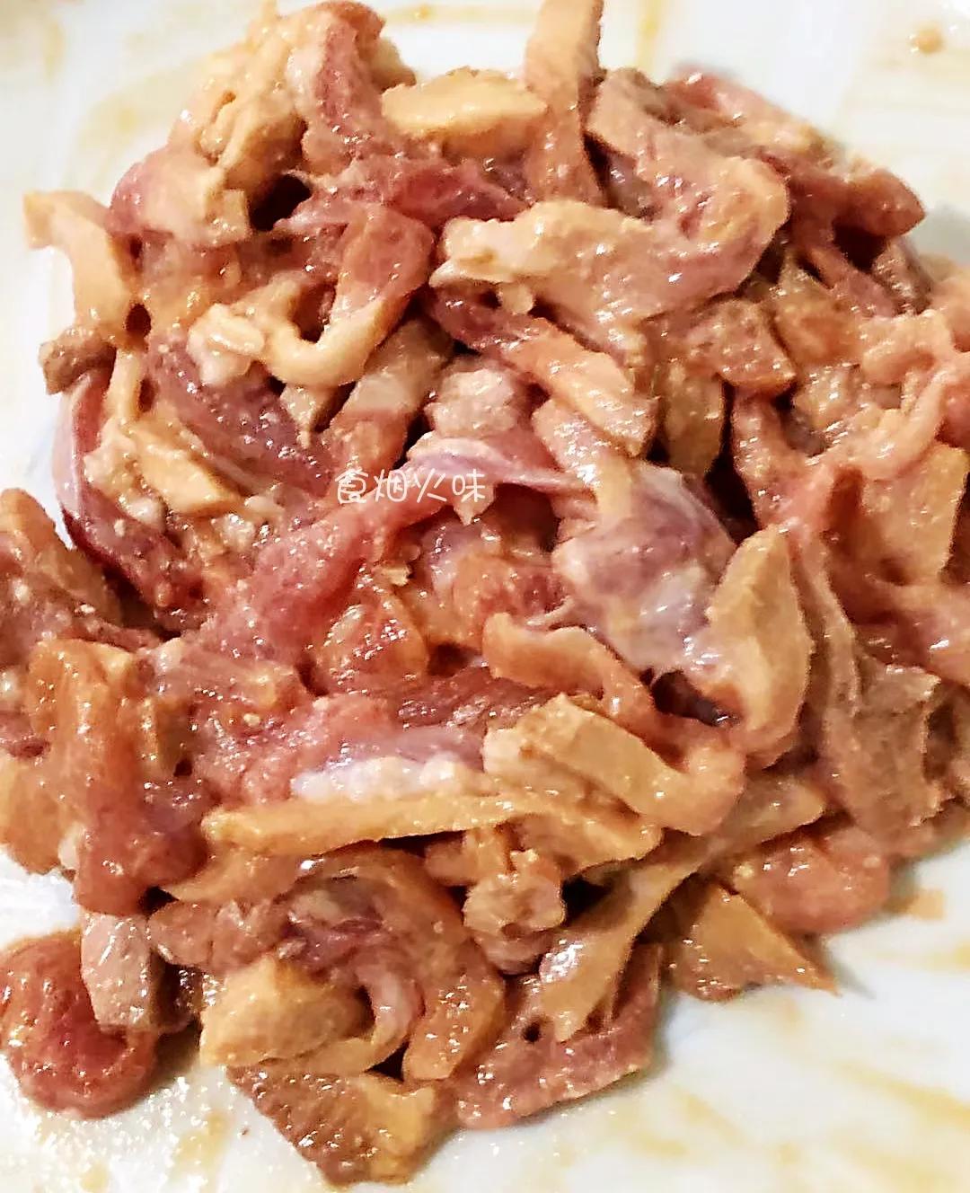 炒肉丝时，记住3点，忌加2样，炒出来的肉嫩滑爽口，不干不柴