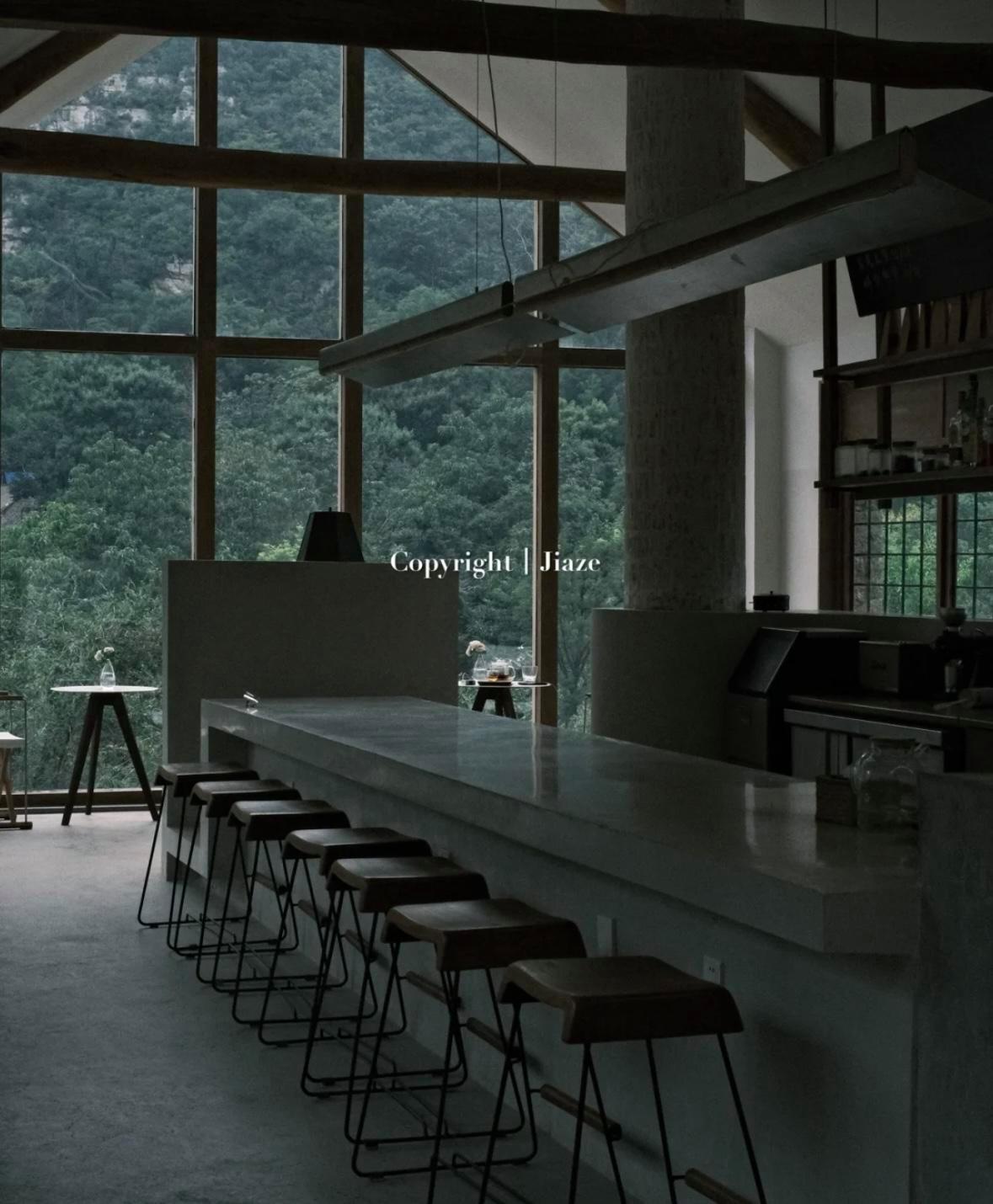 终于知道淄博的烧烤为什么那么火,老外知不知道淄博烧烤火的原因