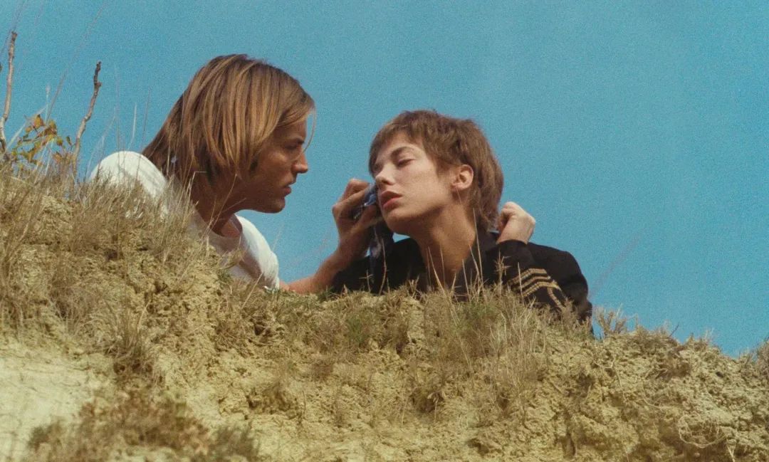 *片禁**、禁曲、禁忌恋，这饱受争议的顶级女星也走了