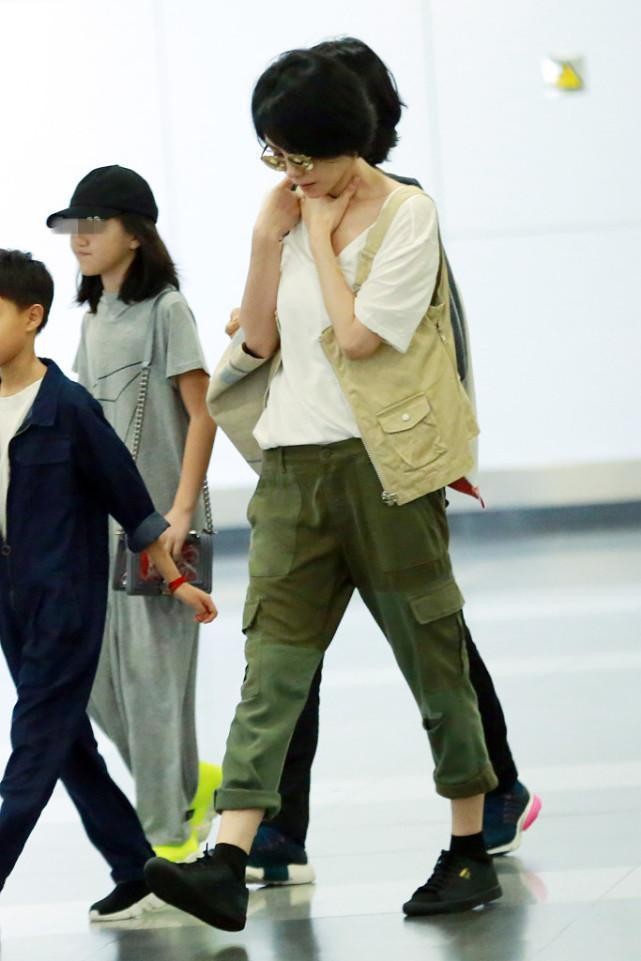 王菲平时生活饮食和风格,王菲当年的穿搭真是越品越时髦