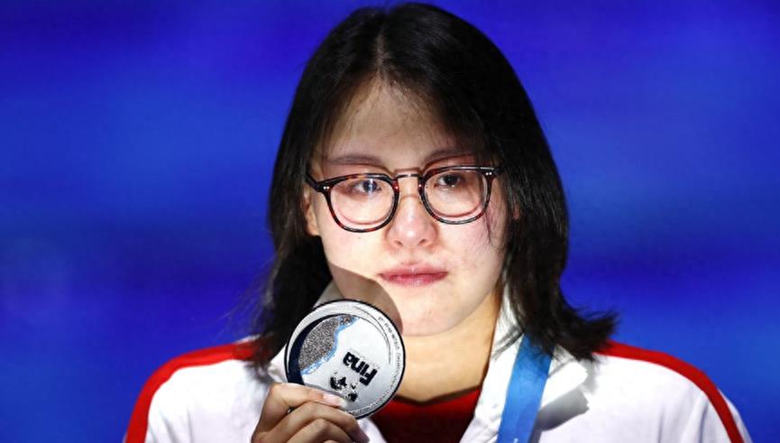 女运动员受伤疼痛难忍继续比赛,女运动员让人心疼的瞬间