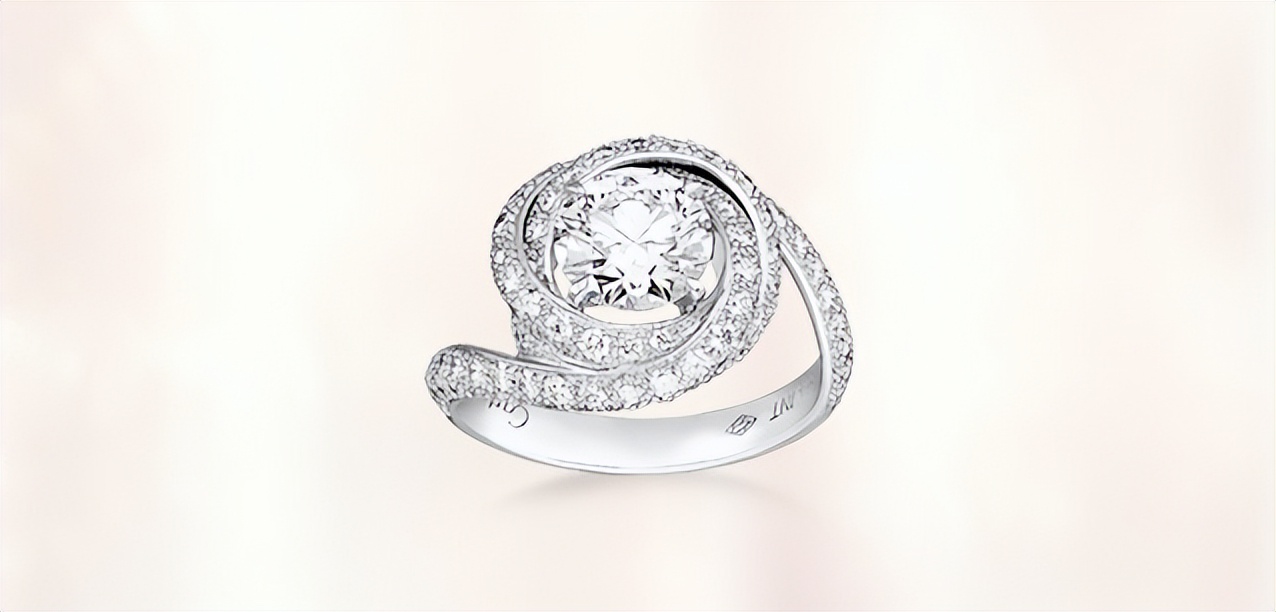 全网女生都爱的玫瑰花戒指,卡地亚钻戒款式