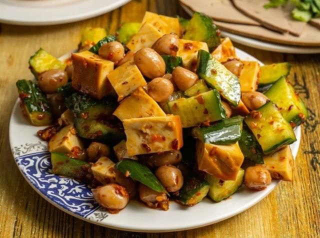 开了10来年的店,摆摊卖酥脆皮薄的馅饼