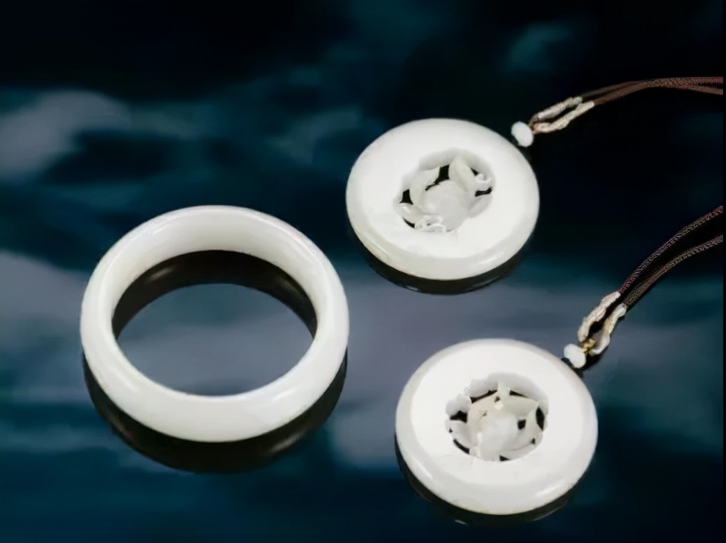 2000左右碧玉和田玉手镯,3万元以内翡翠手镯价格