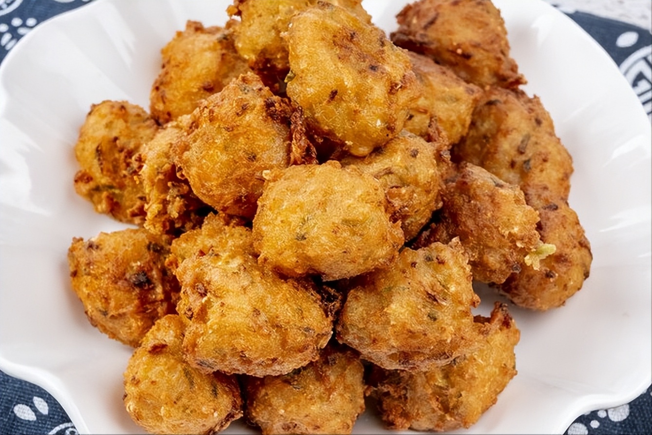 萝卜丸子加面粉怎么炸才酥脆好吃,炸萝卜丸子需要放多少面粉