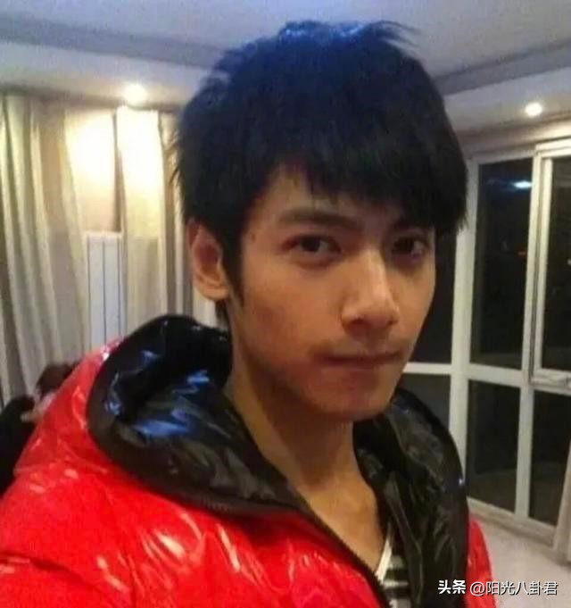 双腿细似竹竿，体型堪比纸片，内娱男星的审美真是太“畸形”了