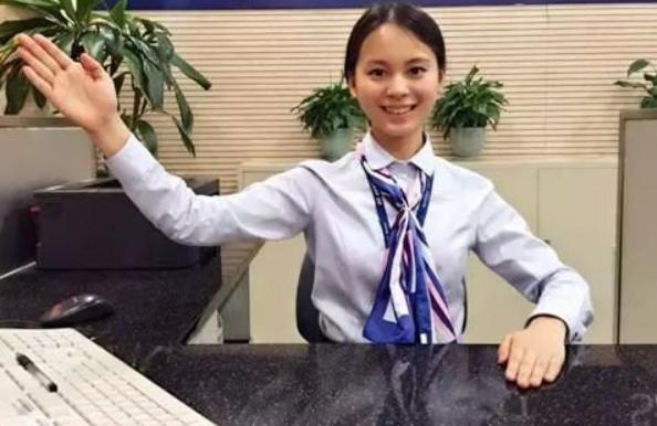 为什么银行的柜员这么多,应届毕业生银行柜员好吗