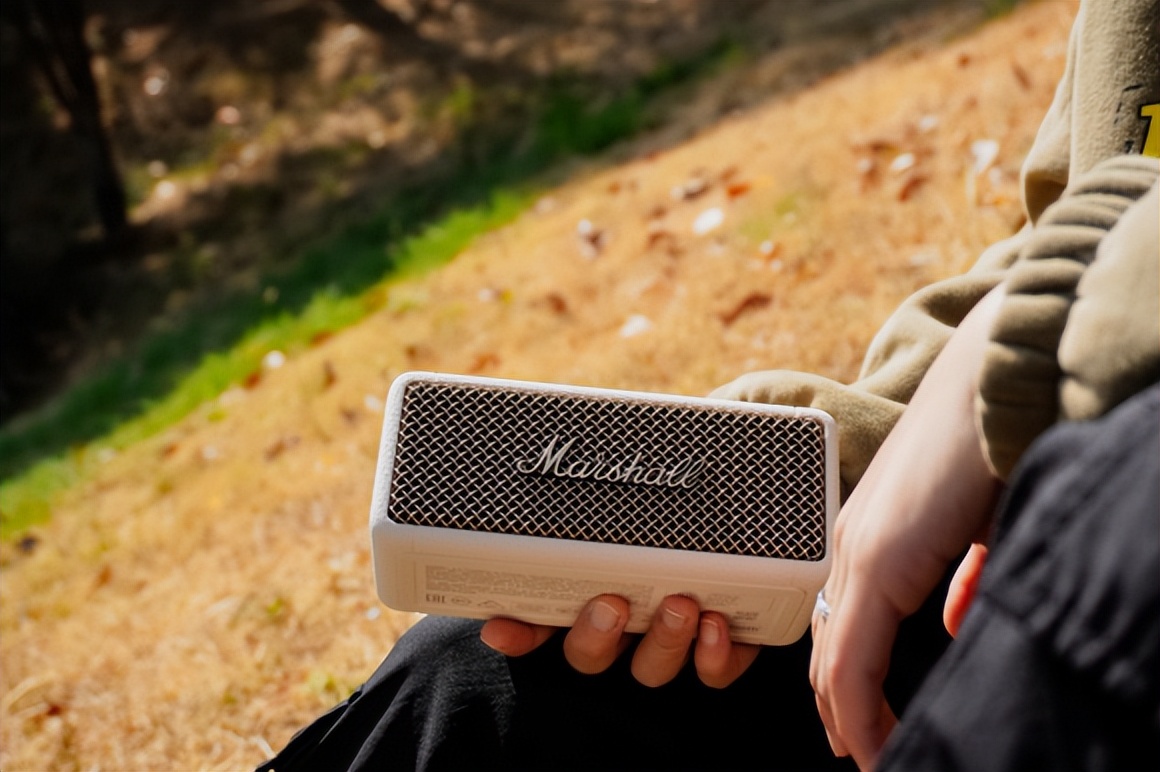 embertonii立体声,Emberton听歌特点