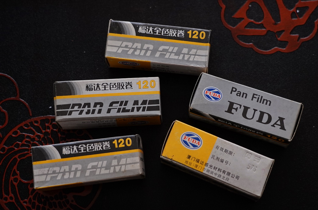 谈胶卷与胶卷暗盒收藏：过期的胶卷也有人要，或许还能卖个好价钱