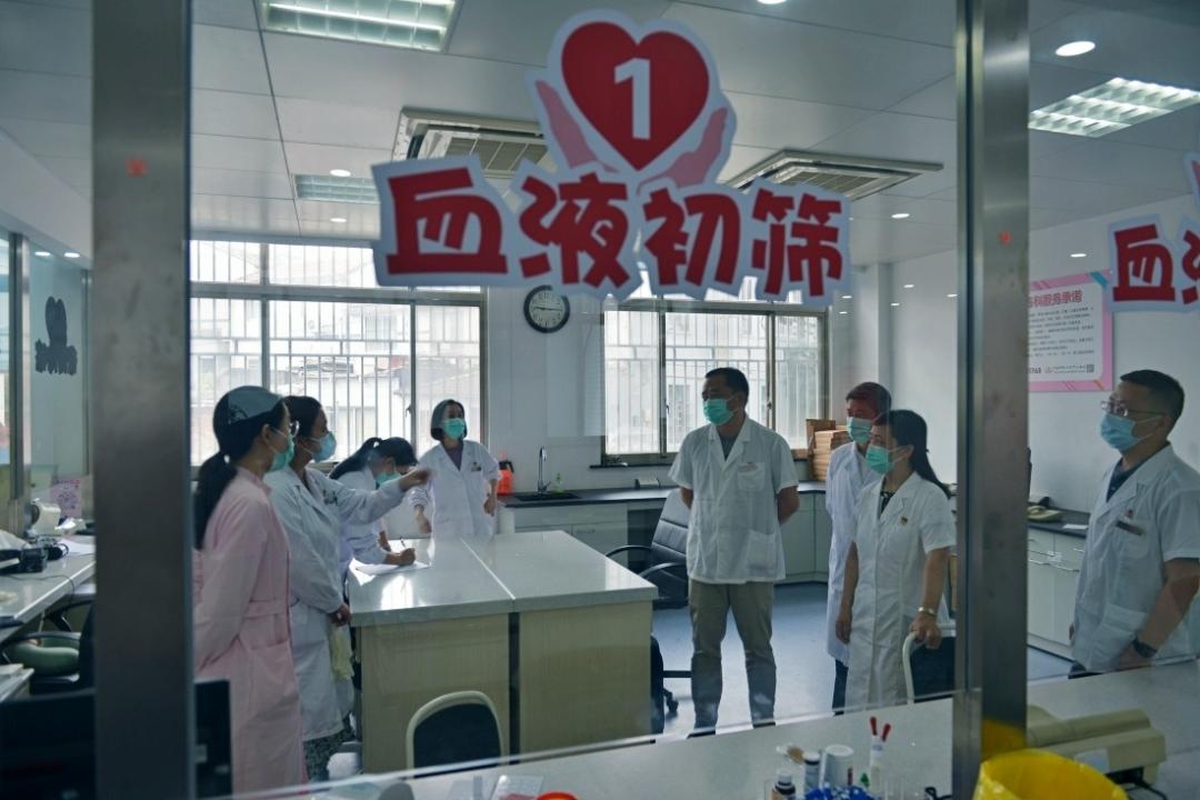 女子献血九年多母亲不承认,无偿献血九年多母亲用血被拒