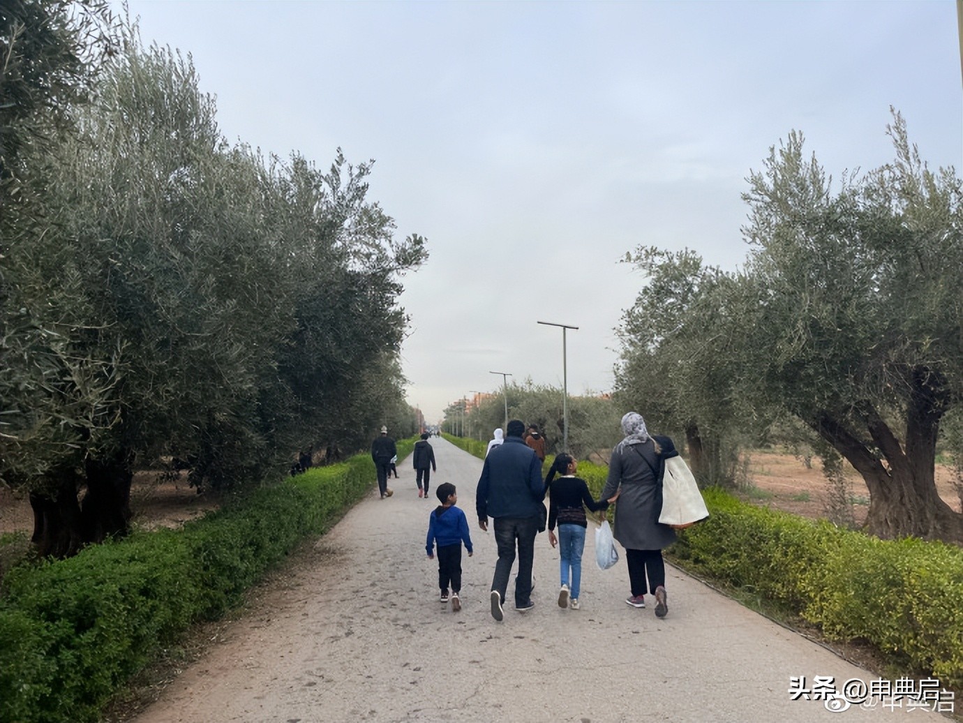 宸村熀鏂潶浜哄ǘ鑰佸﹩,宸村熀鏂潶浜哄ǘ杩嫓浜哄綋鑰佸﹩