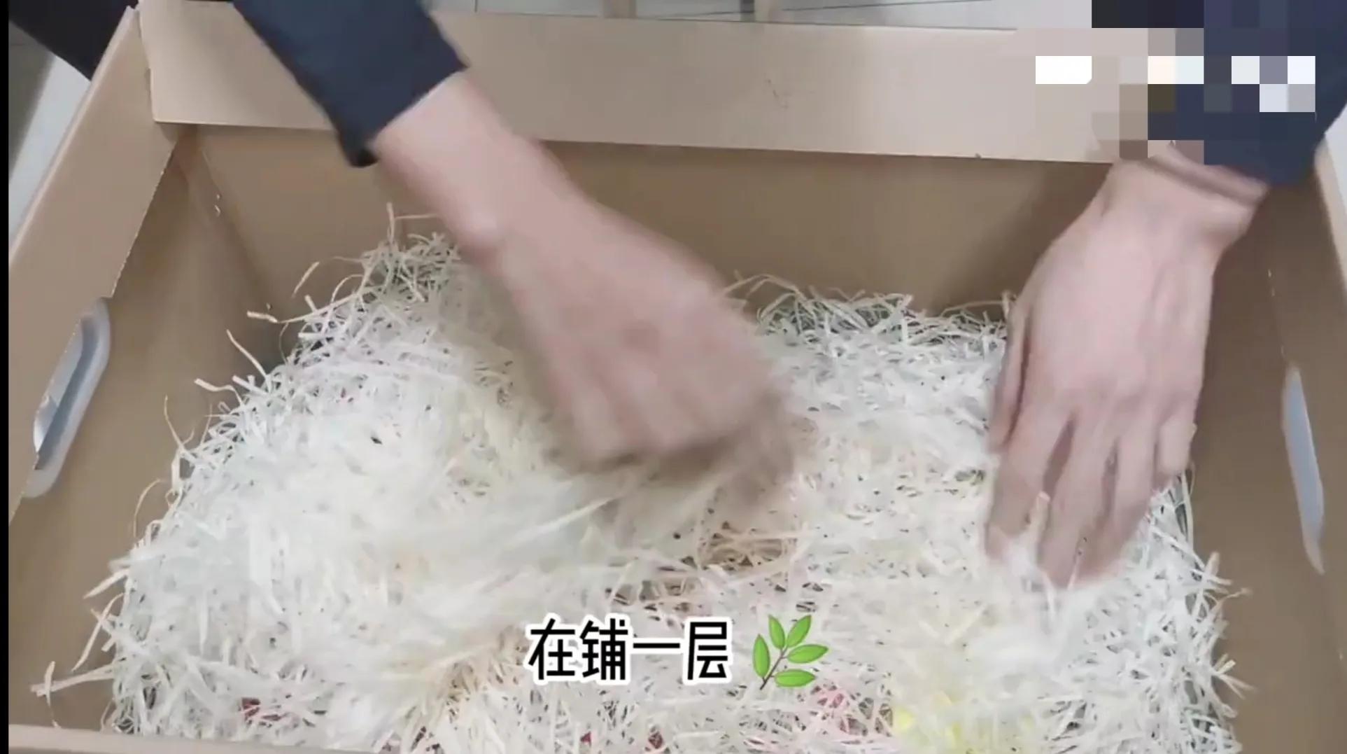 沸沸扬扬的“六周年拉菲草”，到底是什么？