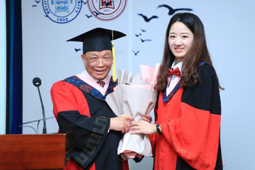 博士毕业岁数大了就业有限制吗,博士毕业成了大龄青年