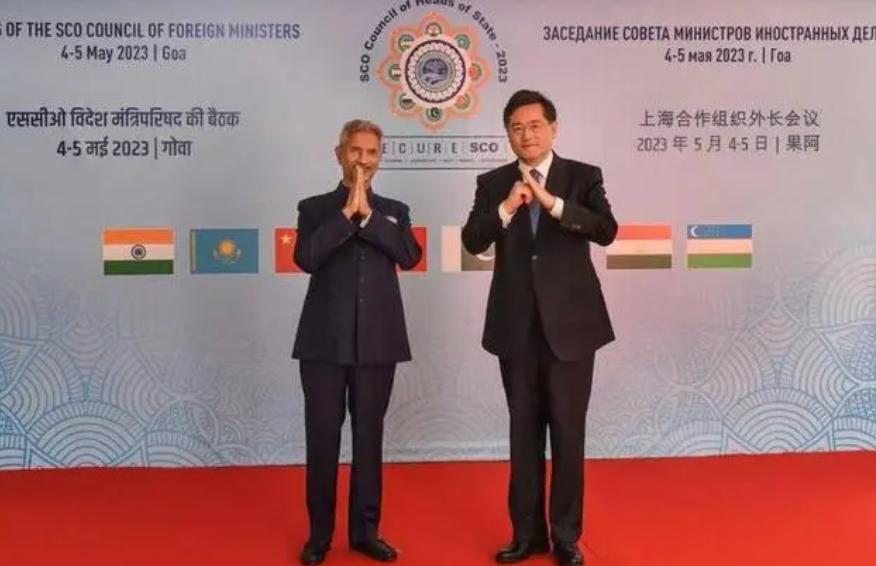中国缺席金砖峰会，秦刚外长致电南非，印度心生忧虑