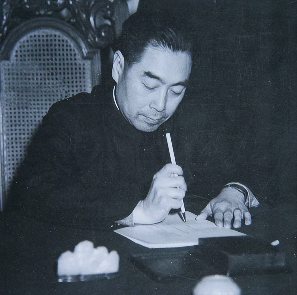 76年周总理去世，*剑英叶**拒绝致悼词：除毛主席论资历只有一人合适