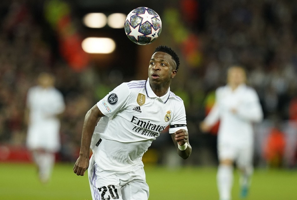 欧冠决赛小熊破门球迷欢呼,小熊和罗德里戈欧冠曼城庆祝