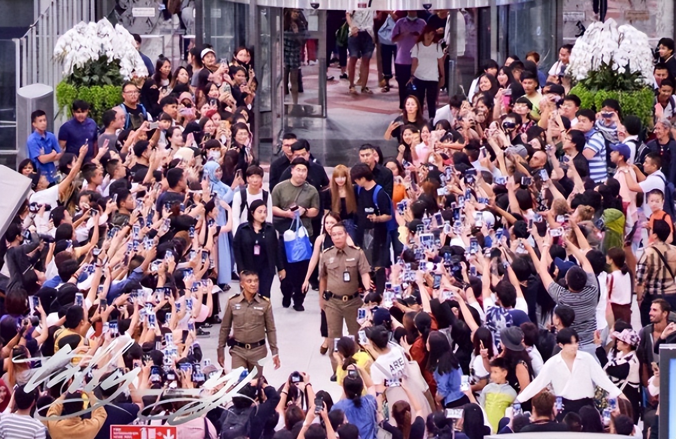 浜洪棿瀵屽﹩lisa鏈夊鏈夐挶,浜洪棿瀵屽﹩lisa