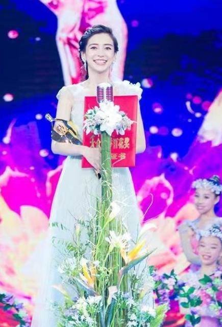 从“豪华婚礼”到“背锅十年”，杨颖的狠没你想的那么简单？